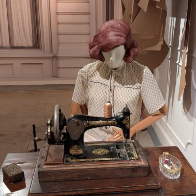 Strand sewing machine